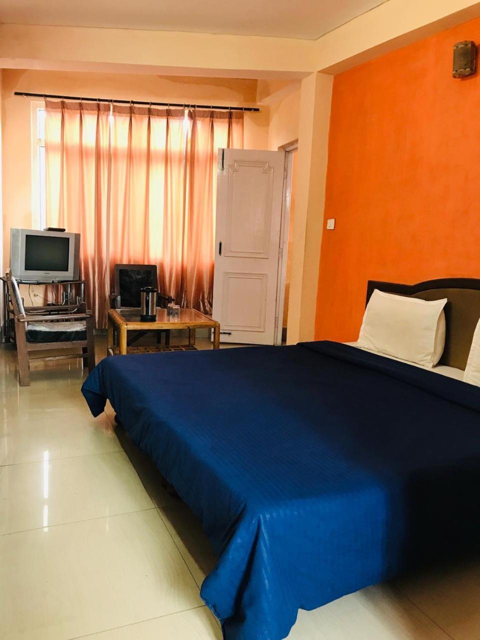 Castle View Hotel Mussoorie Kültér fotó